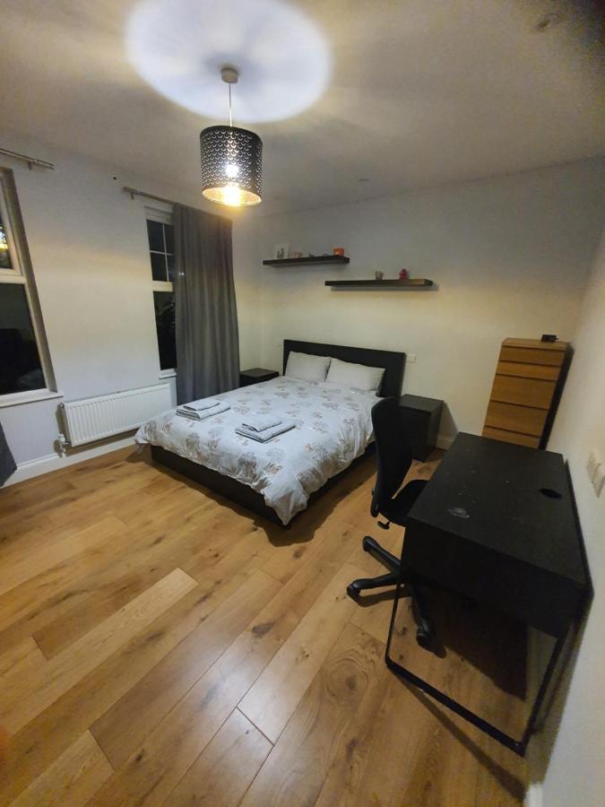 Daniari Guest Rooms Erith Exterior photo