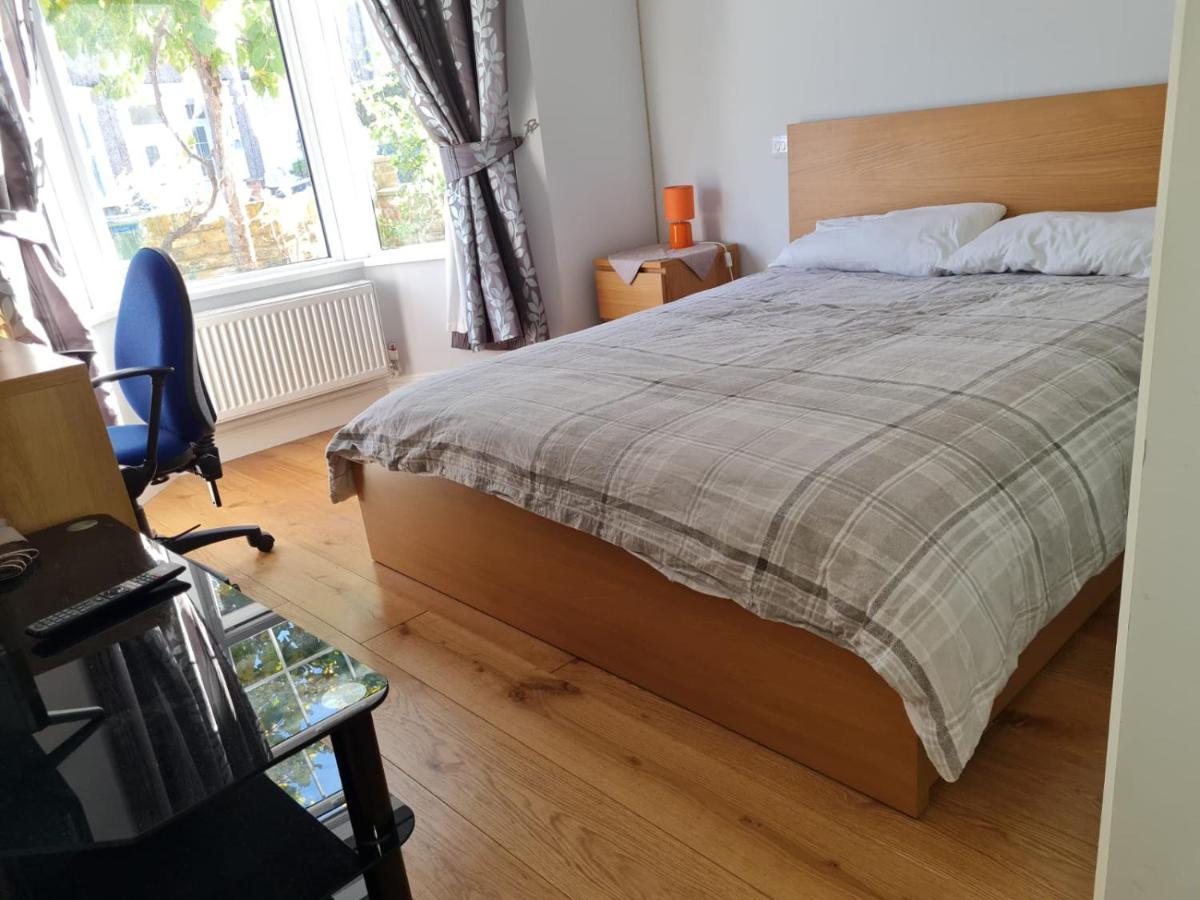 Daniari Guest Rooms Erith Exterior photo